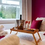 Windermere Luxury View Hideaway, Pet Friendly, Free Parking Bowness-on-Windermere