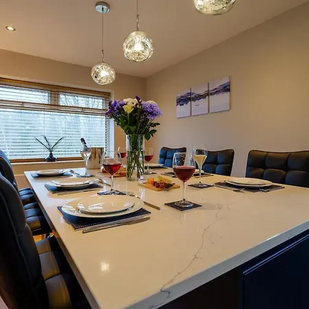 Windermere Luxury View Hideaway, Pet Friendly, Free Parking Bowness-on-Windermere