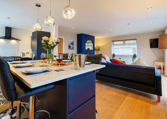 Windermere Luxury View Hideaway, Pet Friendly, Free Parking Apartament