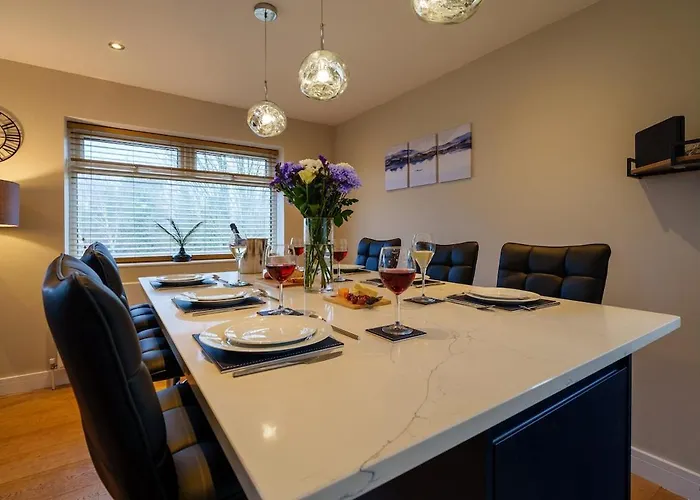 Windermere Luxury View Hideaway, Pet Friendly, Free Parking Bowness-on-Windermere