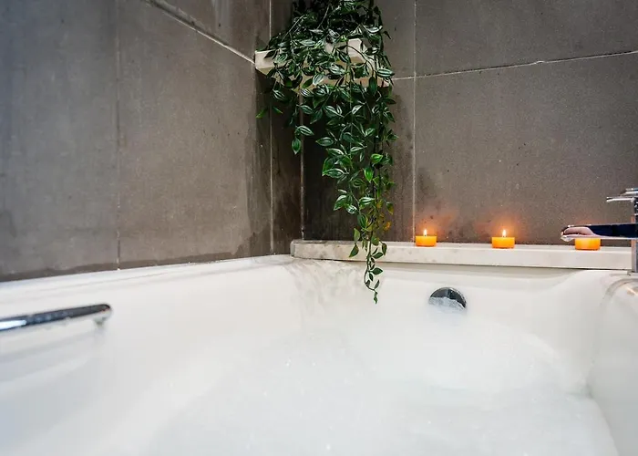 Windermere Luxury View Hideaway, Pet Friendly, Free Parking