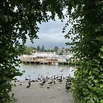 Apartamento Windermere Luxury View Hideaway, Pet Friendly, Free Parking